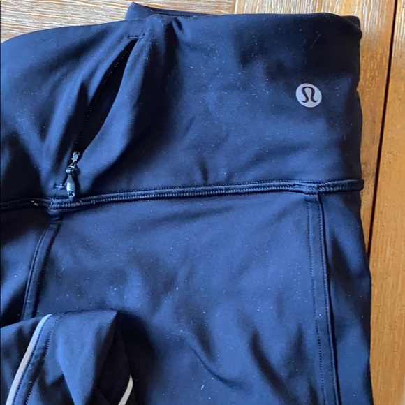 Lululemon Excellent Condition Leggings - Picture 4 of 4